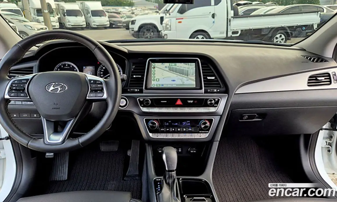 Hyundai Sonata 2017 2.0 автомат (гидро), фото 7