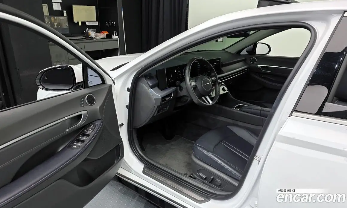 Hyundai Sonata 2023 2.0 автомат (гидро), фото 10