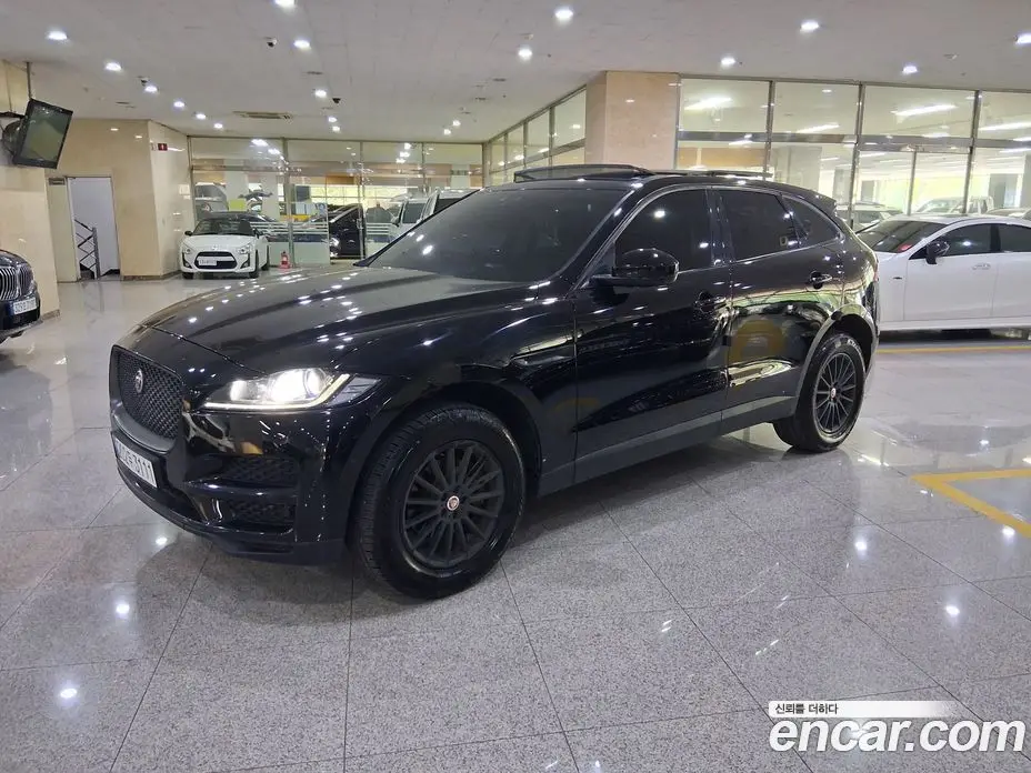 Jaguar F-Pace 2018 2.0 автомат (гидро), фото 1 Jaguar F-Pace 2018 2.0 автомат (гидро), фото 1
