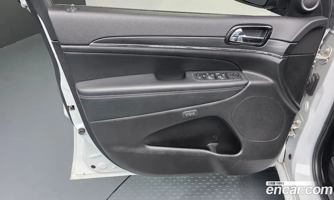 Jeep Cherokee 2021 3.6 автомат (гидро), фото 14