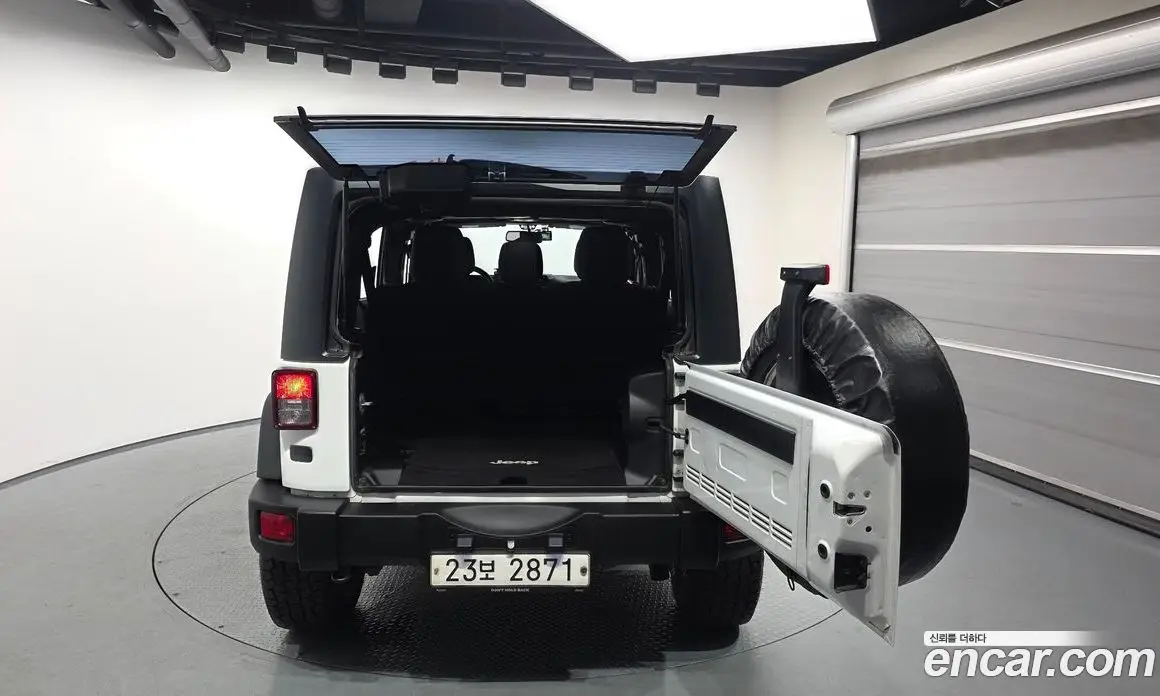 Jeep Wrangler 2013 2.8 автомат (гидро), фото 20