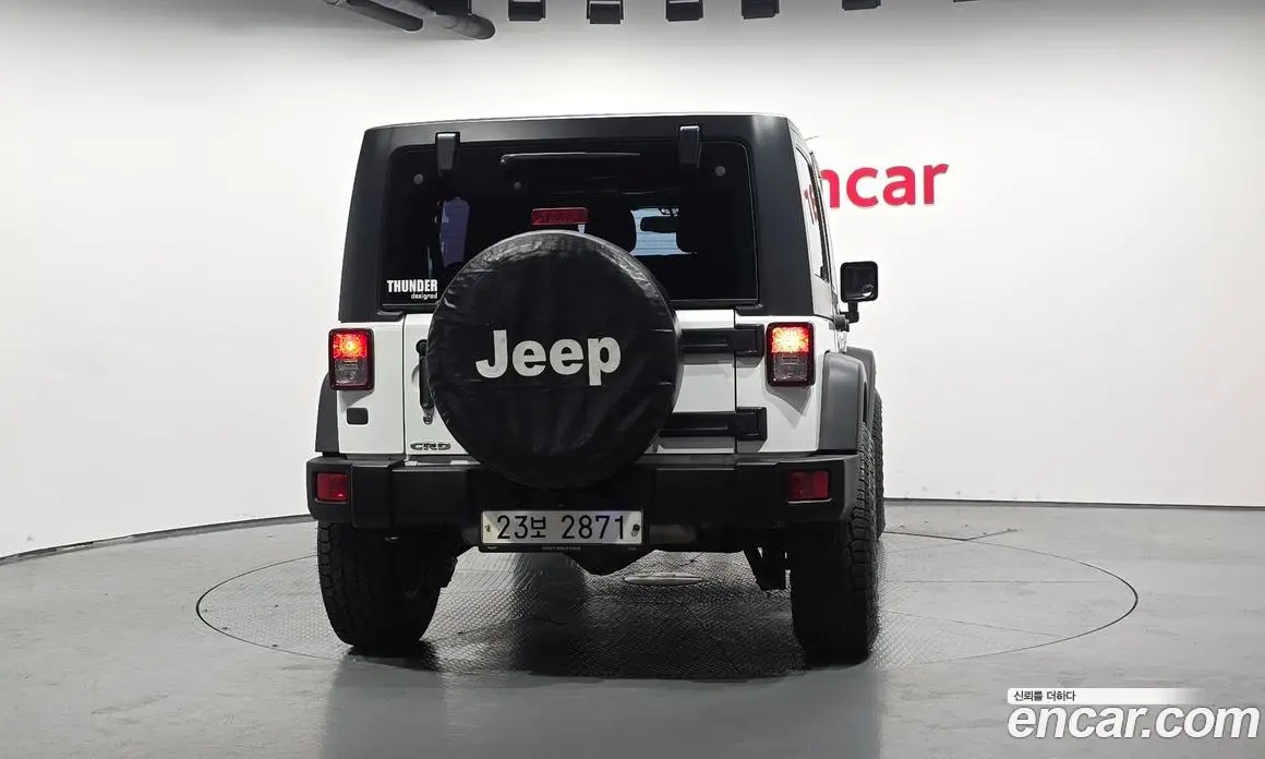 Jeep Wrangler 2013 2.8 автомат (гидро), фото 4