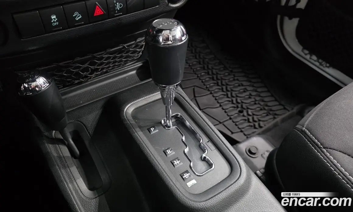 Jeep Wrangler 2013 2.8 автомат (гидро), фото 9