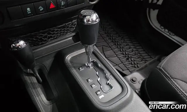 Jeep Wrangler 2013 2.8 автомат (гидро), миниатюра 9