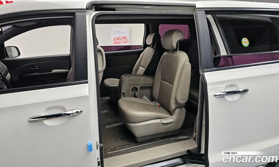 Kia Carnival 2015 2.2 автомат (гидро), фото 11