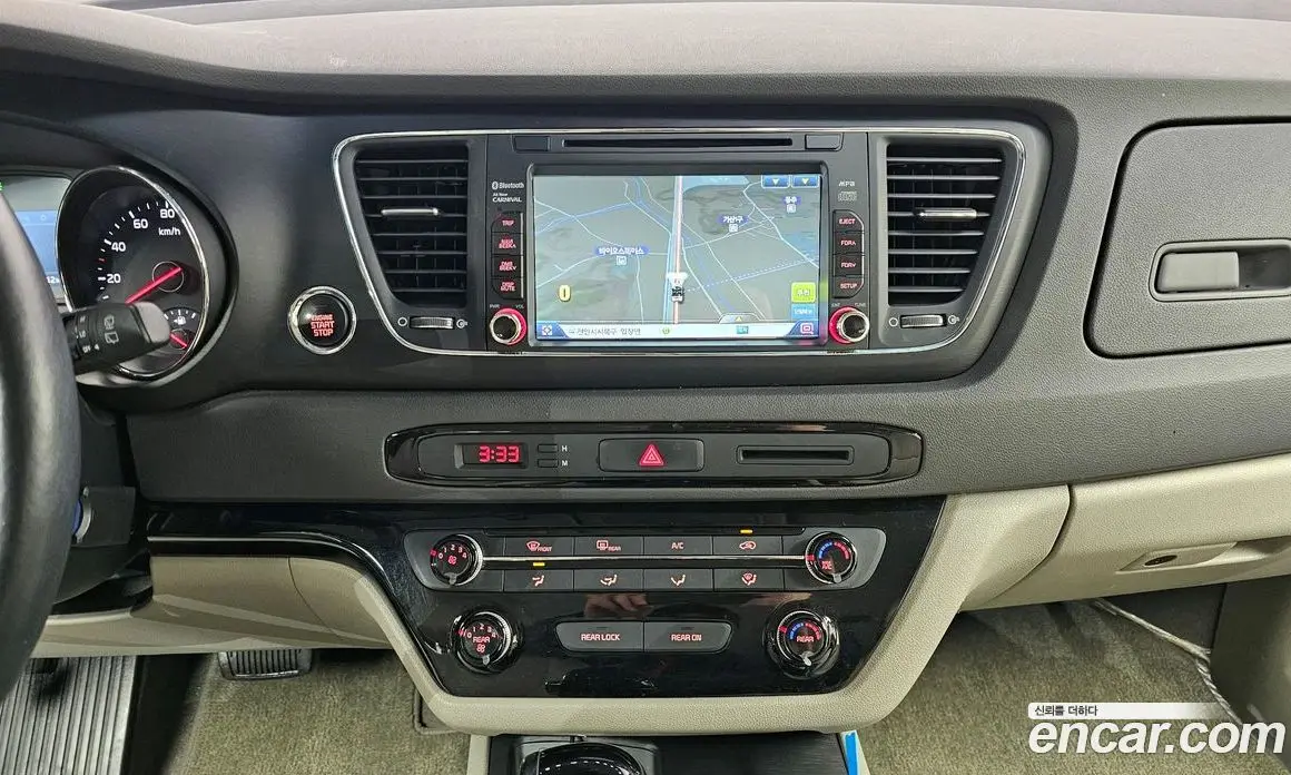 Kia Carnival 2015 2.2 автомат (гидро), фото 20