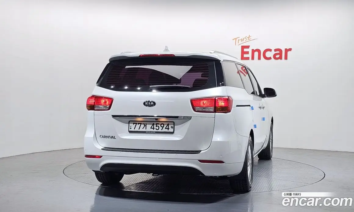 Kia Carnival 2015 2.2 автомат (гидро), фото 4