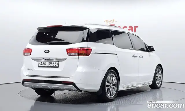 Kia Carnival 2018 2.2 автомат (гидро), миниатюра 2
