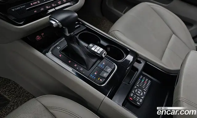 Kia Carnival 2018 2.2 автомат (гидро), миниатюра 12