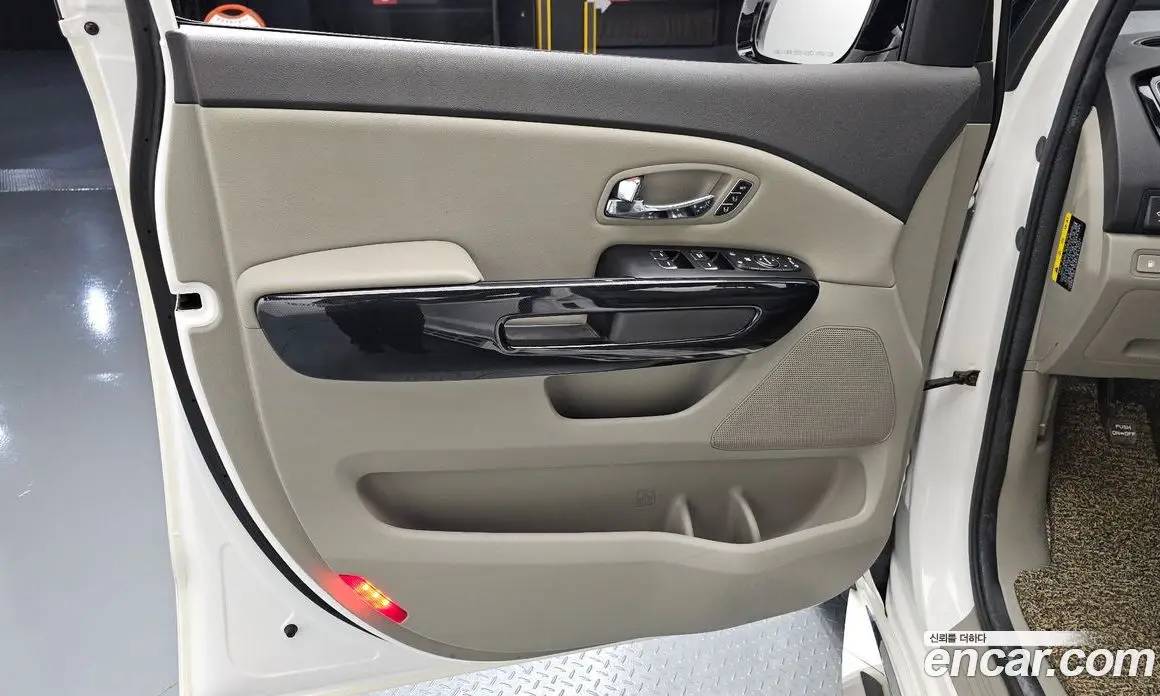 Kia Carnival 2018 2.2 автомат (гидро), фото 14