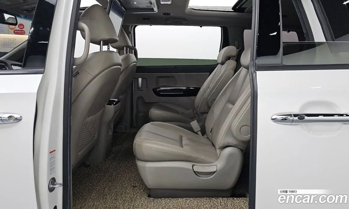 Kia Carnival 2018 2.2 автомат (гидро), фото 16