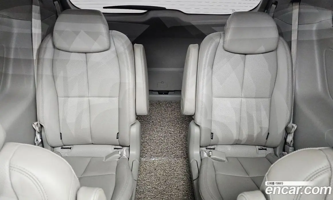 Kia Carnival 2018 2.2 автомат (гидро), фото 17