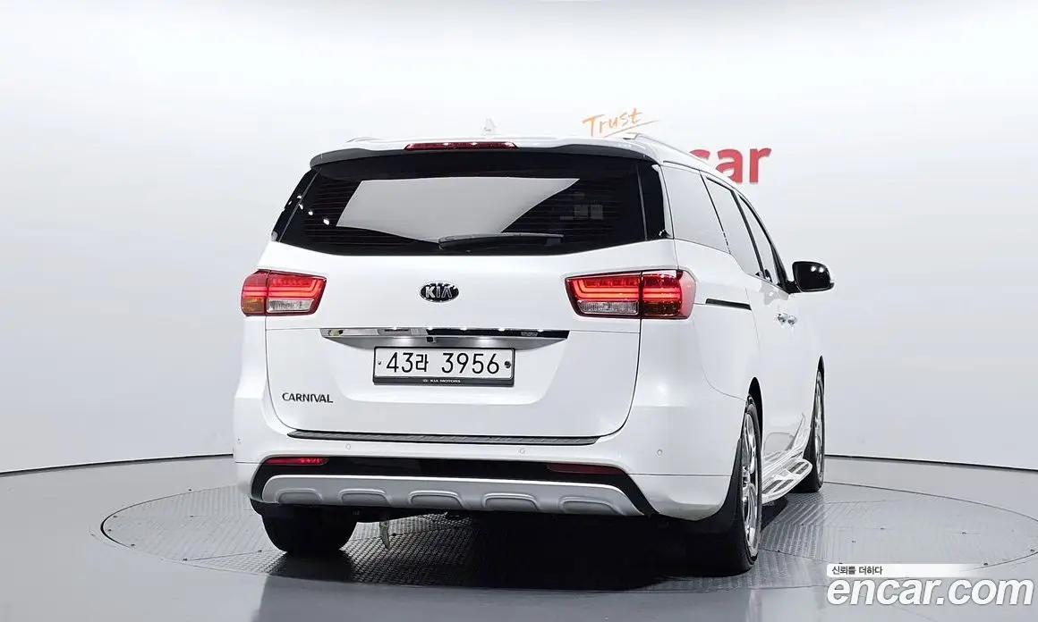 Kia Carnival 2018 2.2 автомат (гидро), фото 4