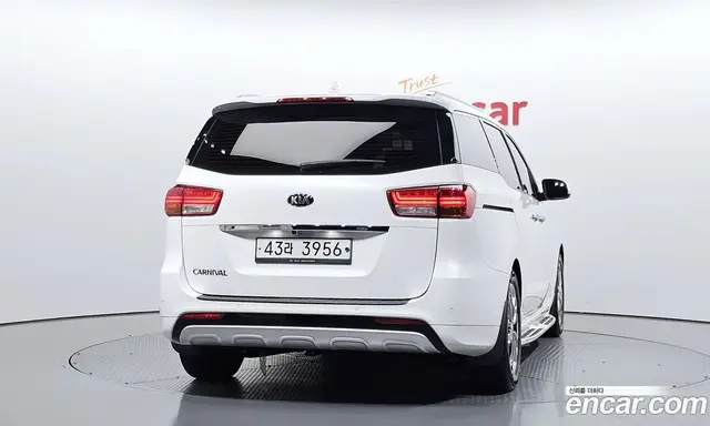 Kia Carnival 2018 2.2 автомат (гидро), миниатюра 4