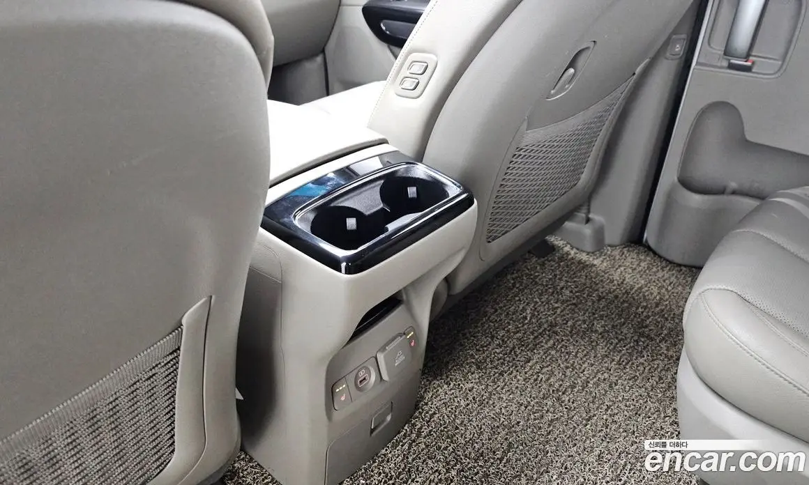 Kia Carnival 2018 2.2 автомат (гидро), фото 33