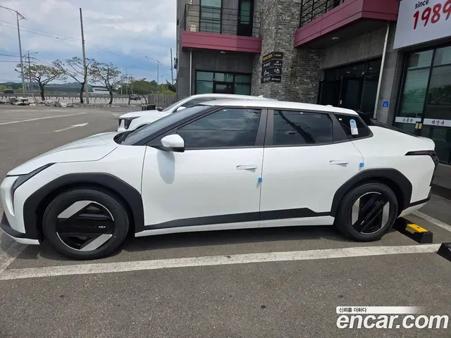 Kia EV4 2026 автомат (гидро), миниатюра 2