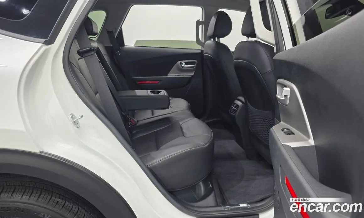 Kia Niro 2023 0.2 автомат (гидро), фото 18