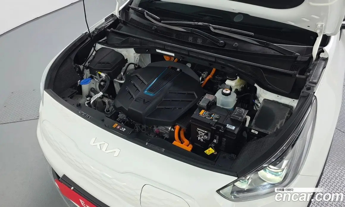 Kia Niro 2023 0.2 автомат (гидро), фото 6