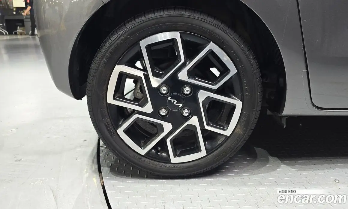 Kia Ray 2022 1.0 автомат (гидро), фото 5