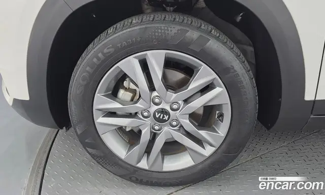 Kia Seltos 2021 1.6 автомат (гидро), миниатюра 5