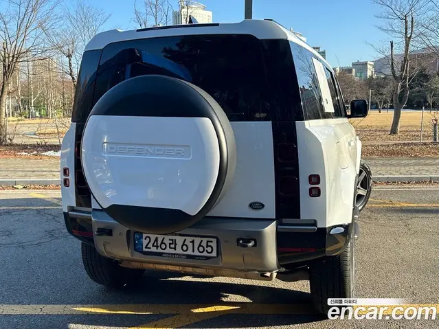 Land Rover Defender 2021 2.0 автомат (гидро), миниатюра 12