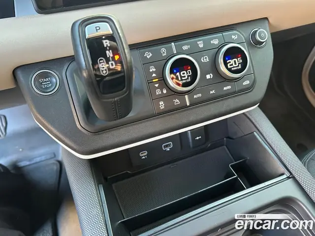Land Rover Defender 2021 2.0 автомат (гидро), миниатюра 10