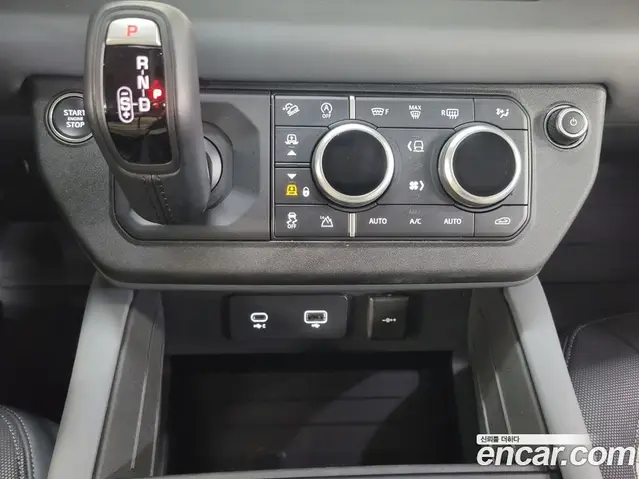 Land Rover Defender 2024 2.0 автомат (гидро), миниатюра 12