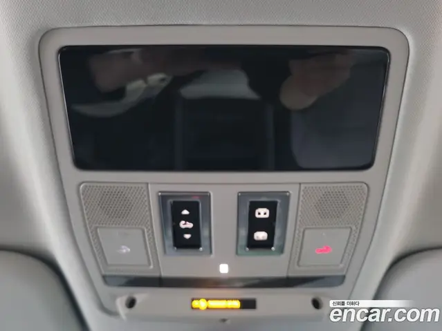 Land Rover Defender 2024 2.0 автомат (гидро), миниатюра 9