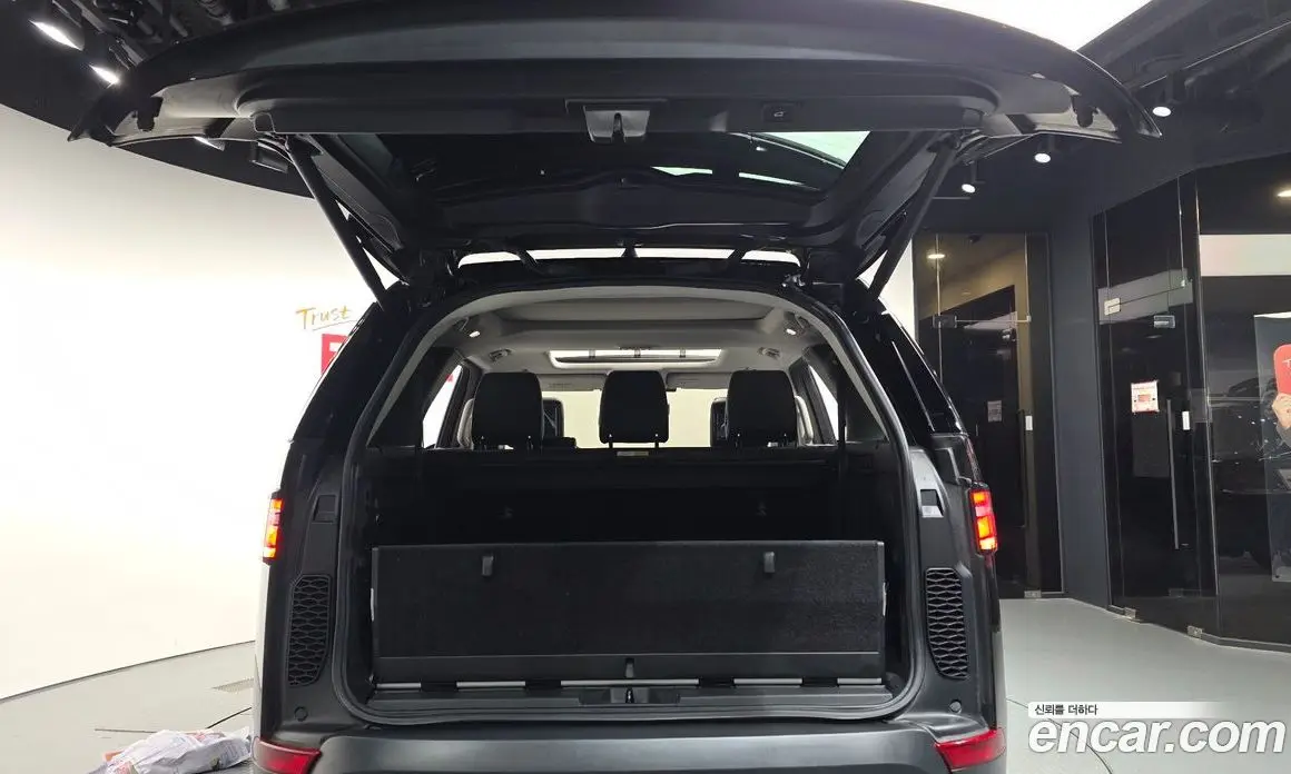 Land Rover Discovery 2018 3.0 автомат (гидро), фото 20