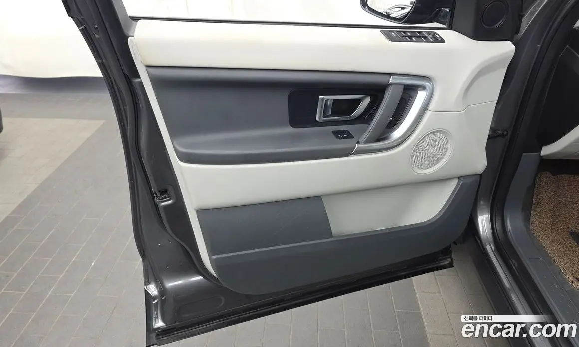 Land Rover Discovery Sport 2018 2.0 автомат (гидро), фото 14
