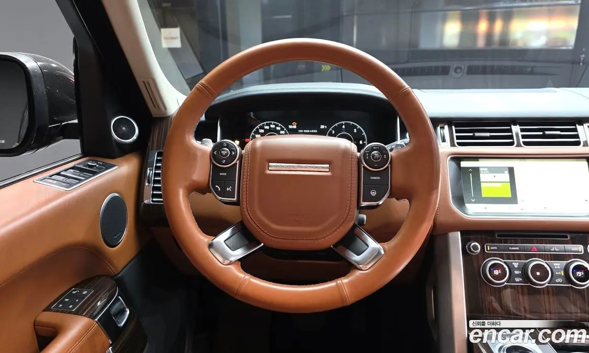 Land Rover Range Rover 2017 4.4 автомат (гидро), фото 12