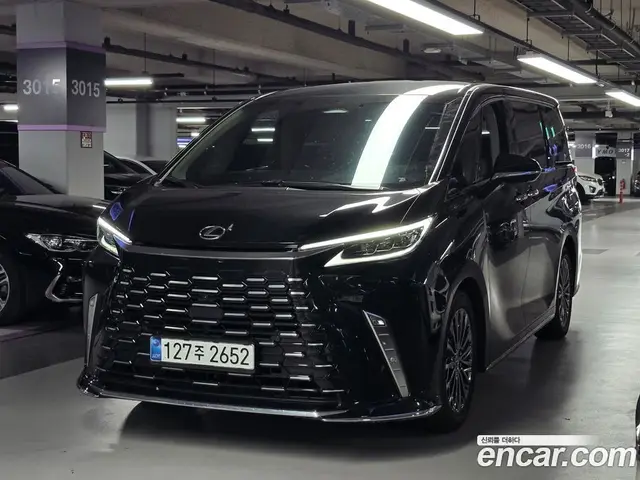 Lexus LM, 2025, 35 645 км Lexus LM, 2025, 35 645 км