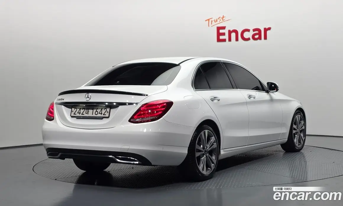 Mercedes-Benz C-Class 2017 2.1 гидро, фото 2 Mercedes-Benz C-Class 2017 2.1 гидро, фото 2