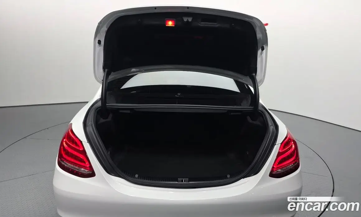 Mercedes-Benz C-Class 2017 2.1 гидро, фото 20 Mercedes-Benz C-Class 2017 2.1 гидро, фото 20