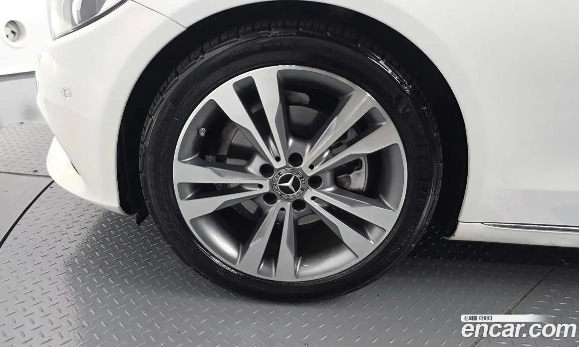 Mercedes-Benz C-Class 2017 2.1 гидро, фото 5 Mercedes-Benz C-Class 2017 2.1 гидро, фото 5
