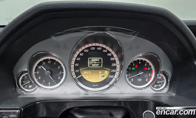 Mercedes-Benz E-Class 2011 3.5 гидро, миниатюра 8 Mercedes-Benz E-Class 2011 3.5 гидро, миниатюра 8