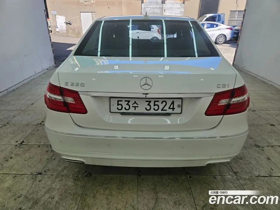 Mercedes-Benz E-Class 2013 2.1 автомат (гидро), фото 3