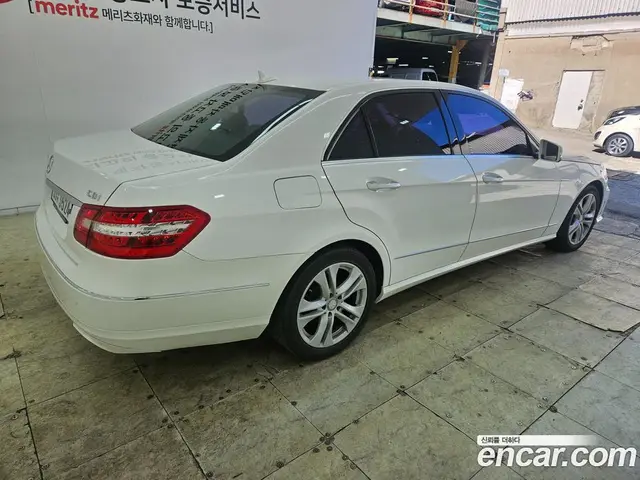 Mercedes-Benz E-Class 2013 2.1 автомат (гидро), миниатюра 4