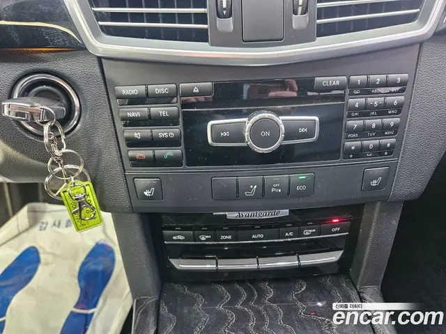 Mercedes-Benz E-Class 2013 2.1 автомат (гидро), миниатюра 10