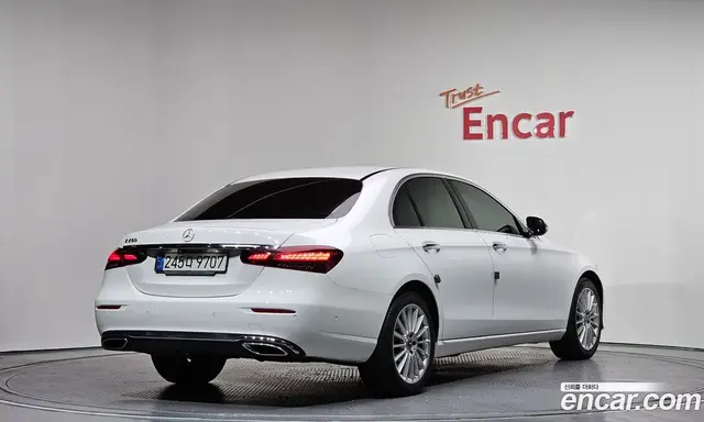 Mercedes-Benz E-Class, 2021, 109 695 км