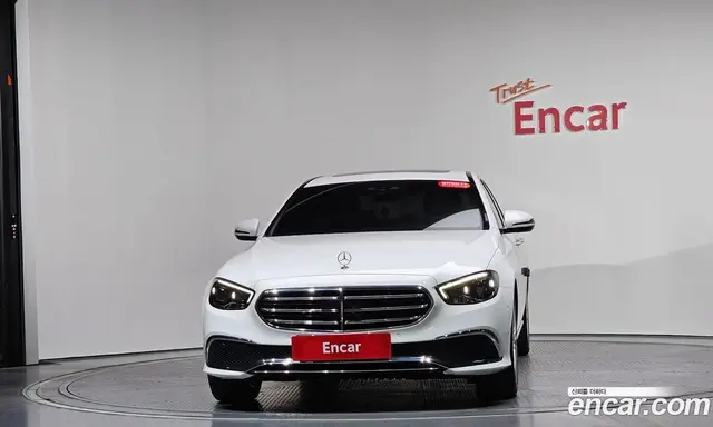 Mercedes-Benz E-Class 2021 2.0 автомат (гидро), миниатюра 2