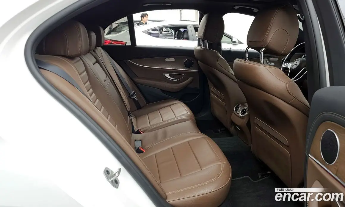 Mercedes-Benz E-Class 2021 2.0 автомат (гидро), фото 17