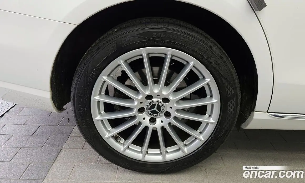 Mercedes-Benz E-Class 2021 2.0 автомат (гидро), фото 4