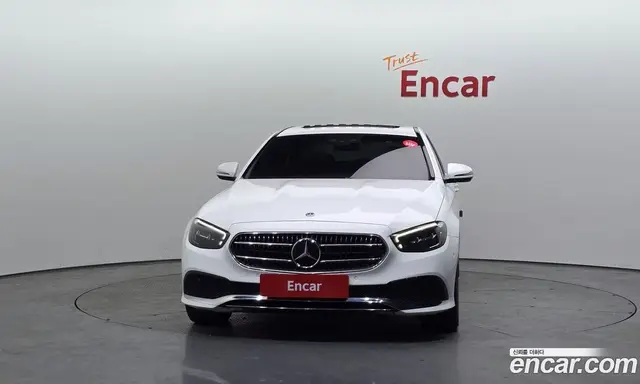 Mercedes-Benz E-Class 2021 2.0 автомат (гидро), миниатюра 3