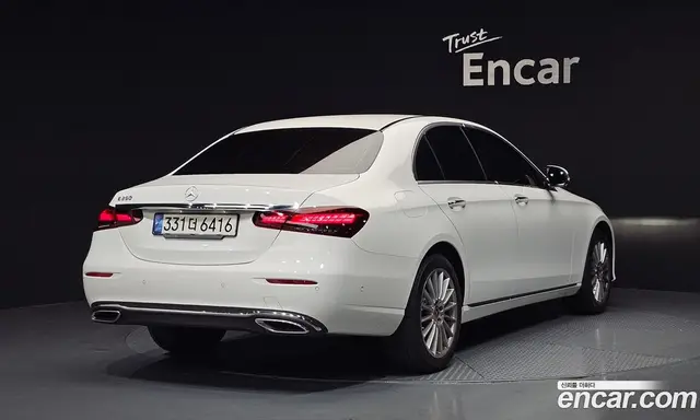 Mercedes-Benz E-Class 2021 2.0 гидро, миниатюра 2