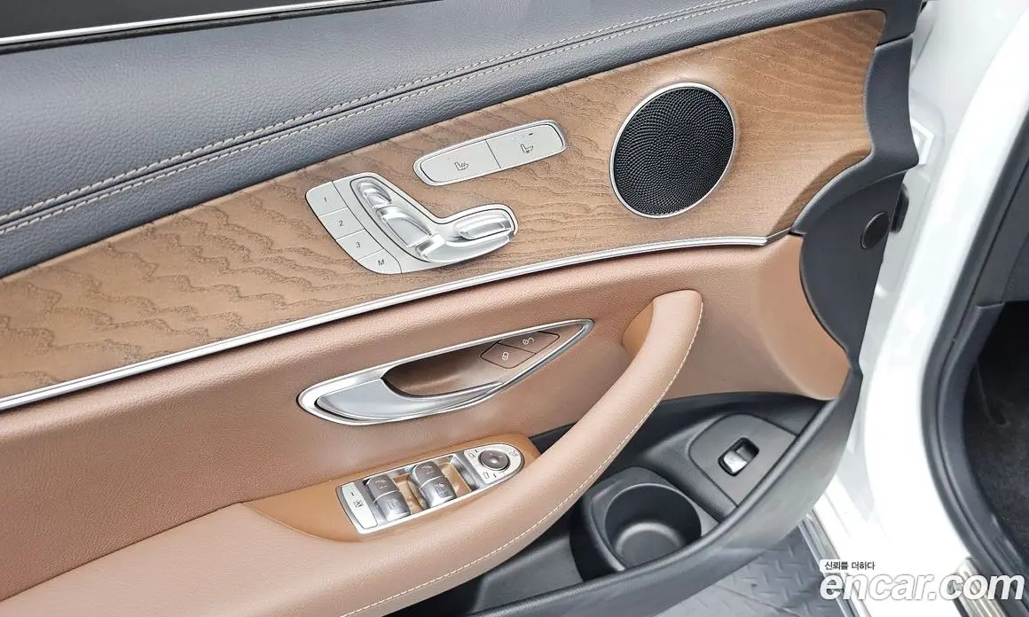 Mercedes-Benz E-Class 2021 2.0 гидро, фото 19