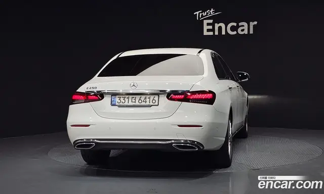 Mercedes-Benz E-Class 2021 2.0 гидро, миниатюра 4