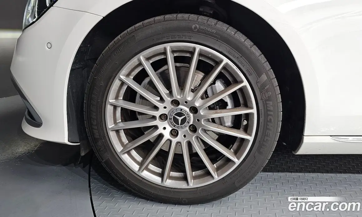 Mercedes-Benz E-Class 2021 2.0 гидро, фото 5