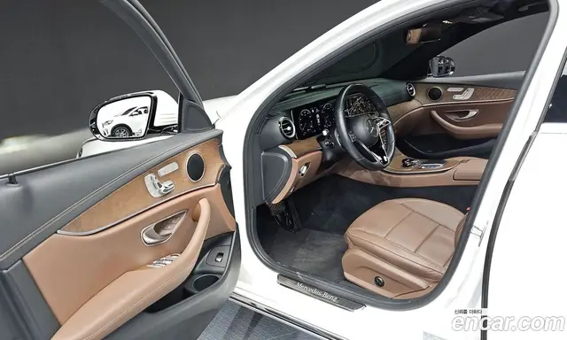Mercedes-Benz E-Class 2021 2.0 гидро, миниатюра 10