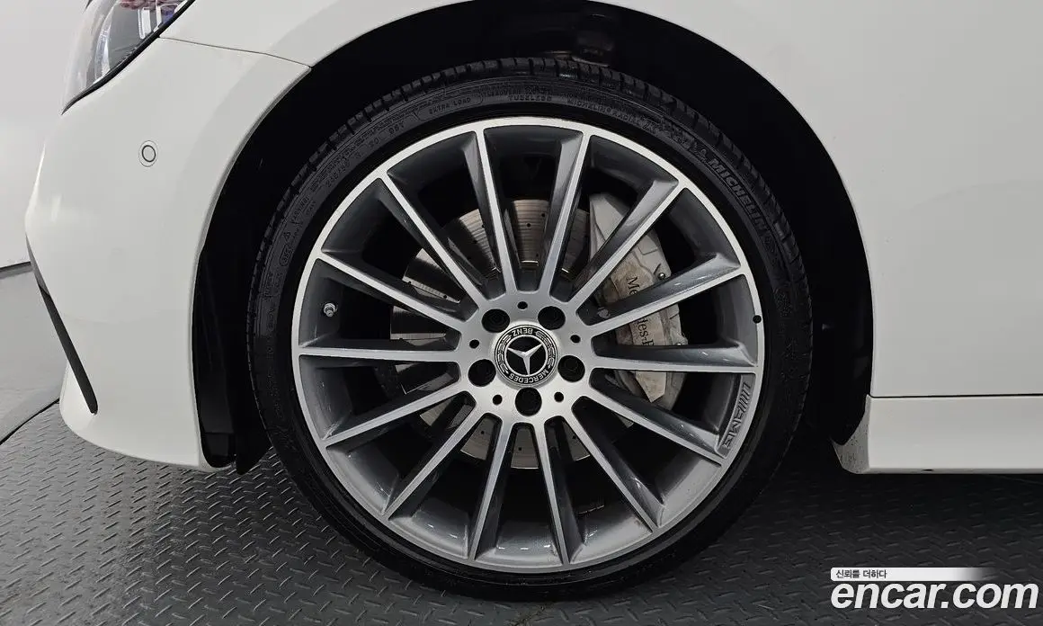 Mercedes-Benz E-Class 2023 3.0 гидро, фото 5